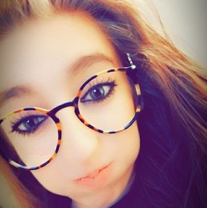 Meet your Posher, Tiffani